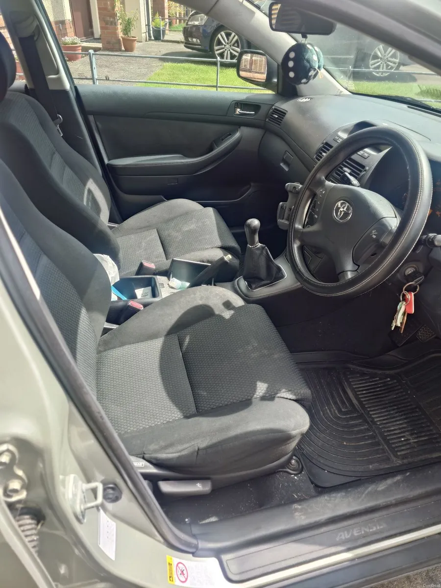 Toyota Avensis 2003 - Image 3