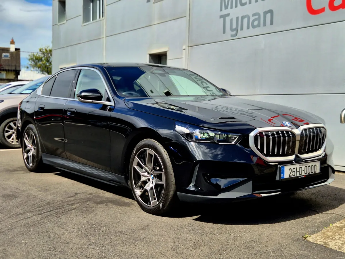 2025 BMW i5 Sports Edition 40, Sunroof, Harmon - Image 2