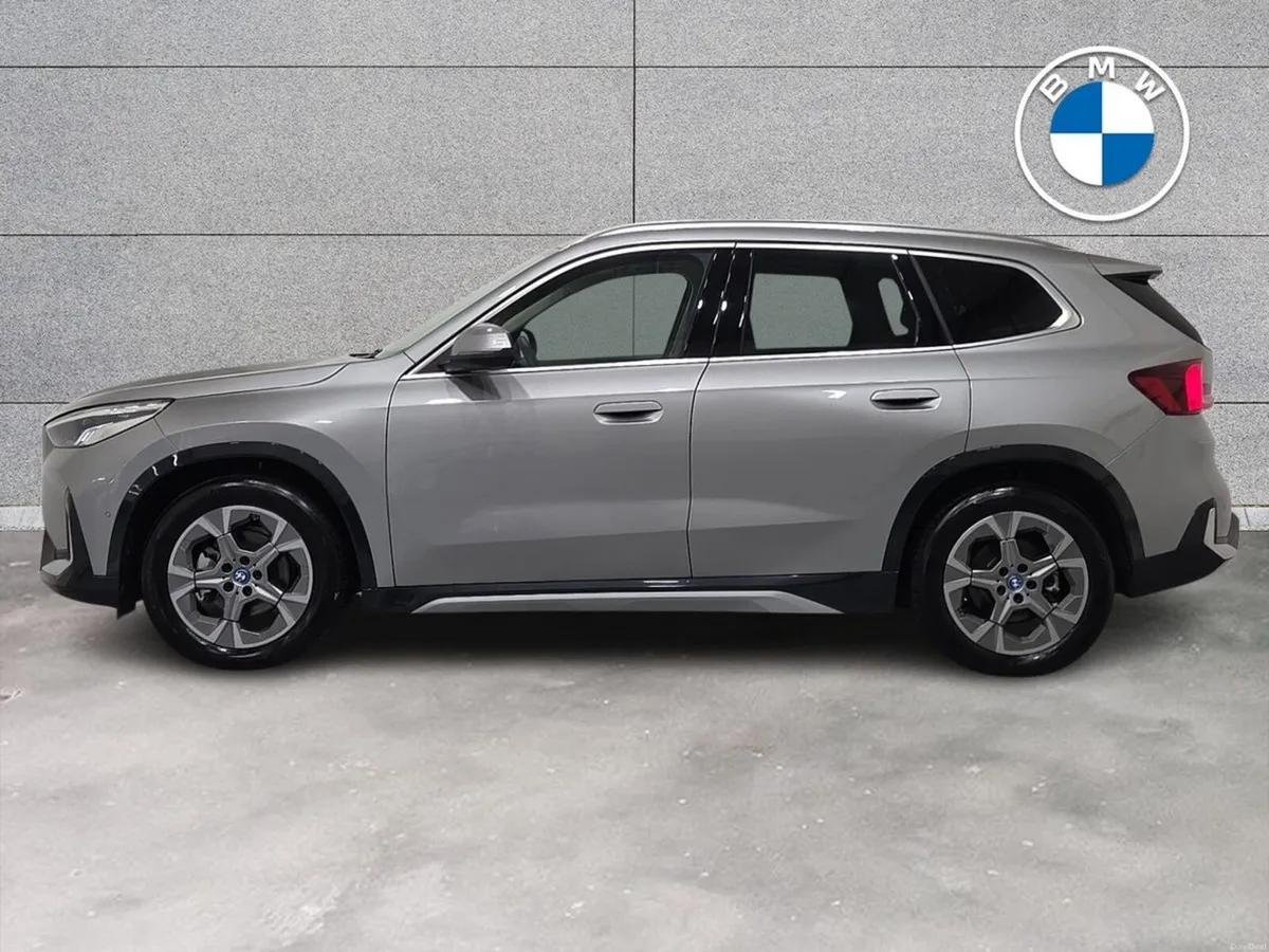 BMW iX1 eDrive20 xLine - Image 4
