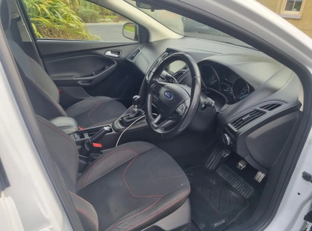 Ford Focus 2015 - Image 5