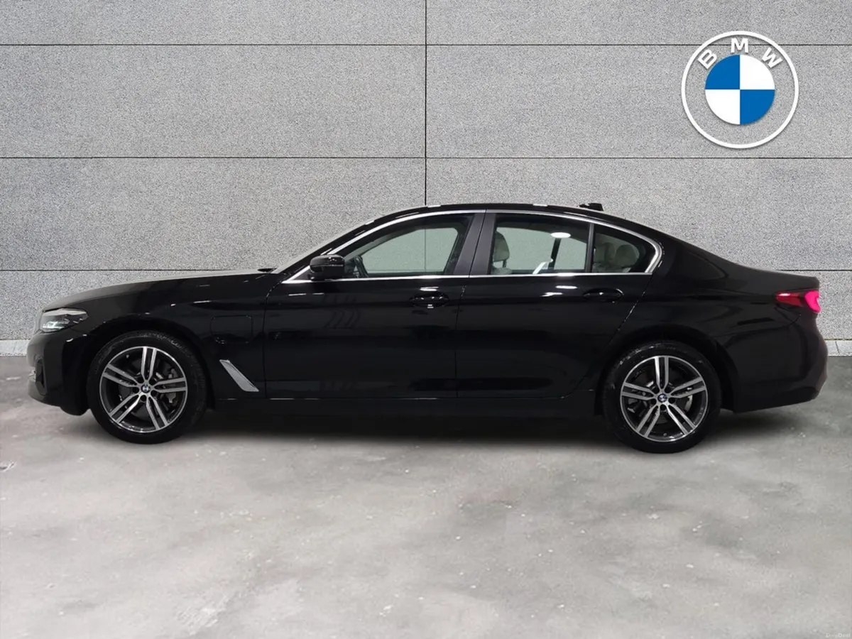 BMW 5-Series 530e SE Saloon - Image 4