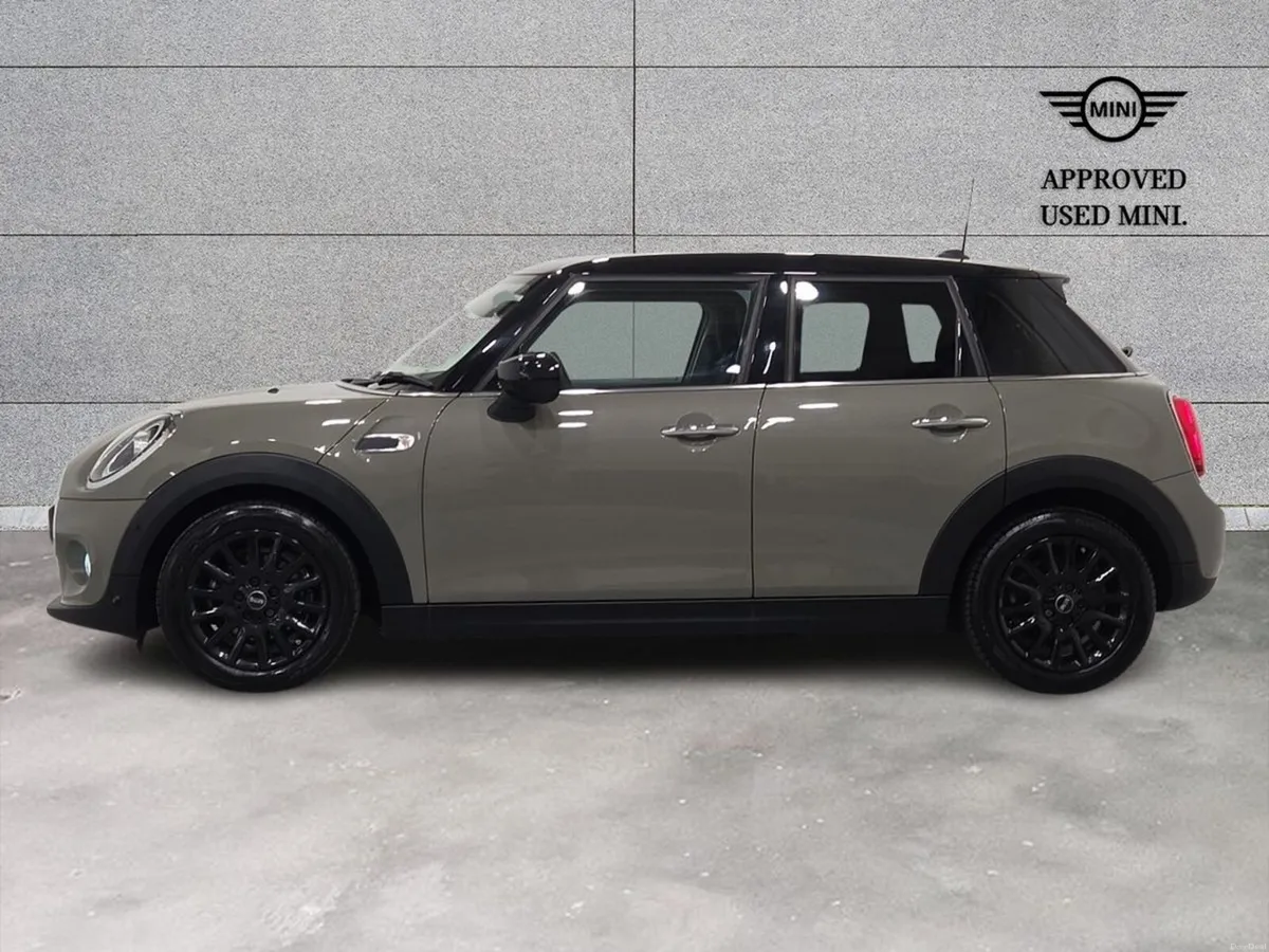 Mini Cooper 5-Door Cooper Classic - Image 4