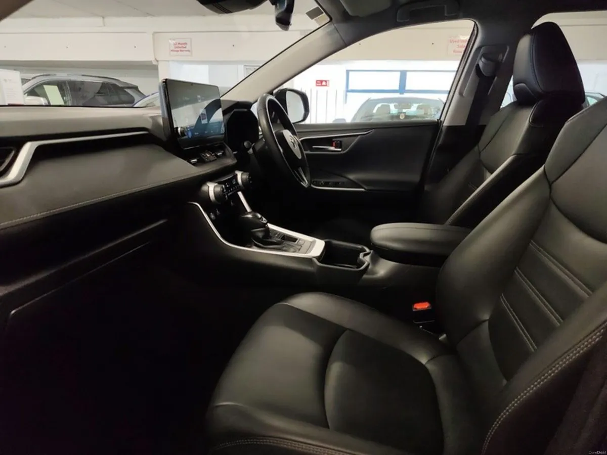 Toyota RAV4 HYBRID SOL - Image 6