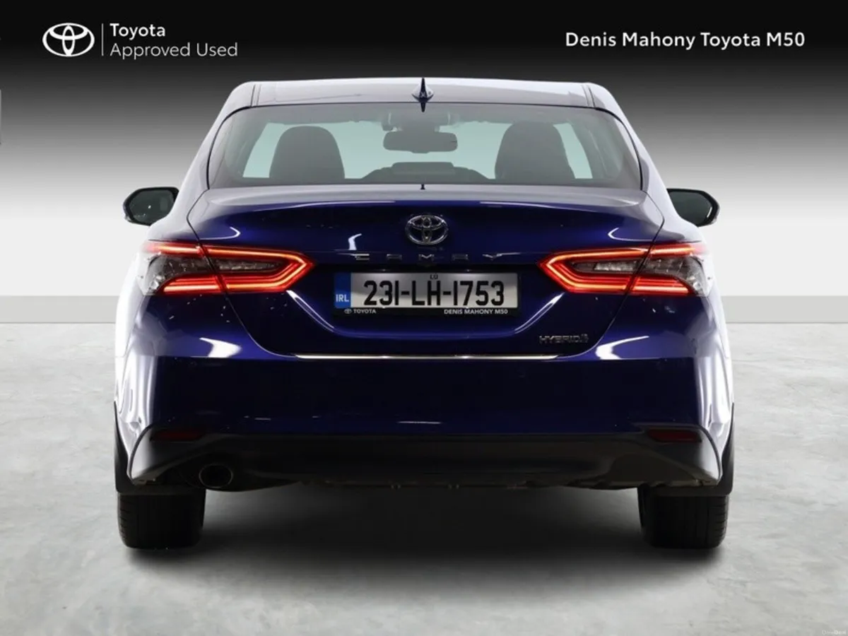Toyota Camry Platinum Hybrid - Image 4