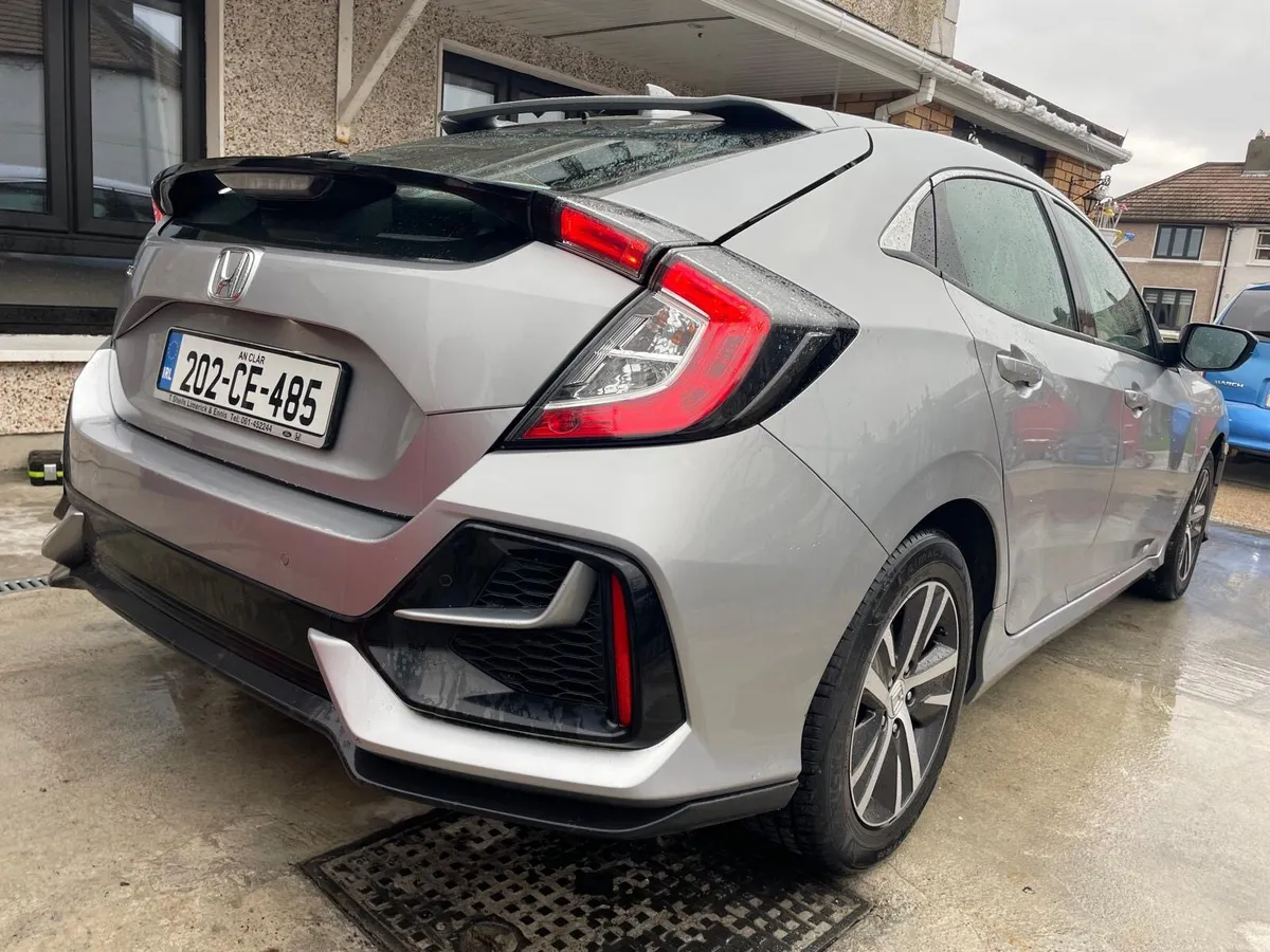 Honda Civic 1.0L Vtec turbo - Image 2
