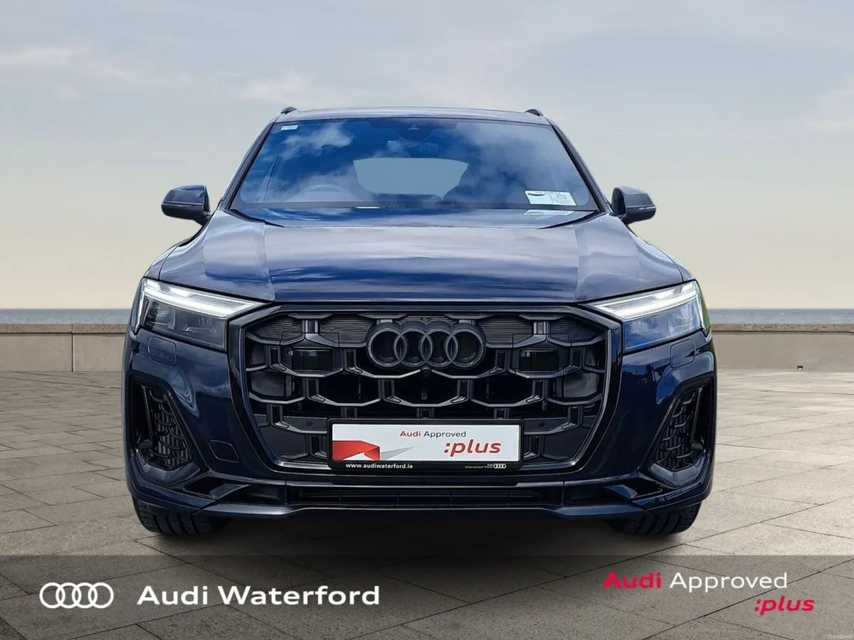Audi Q7 55 Tfsi e S-Line - Image 2