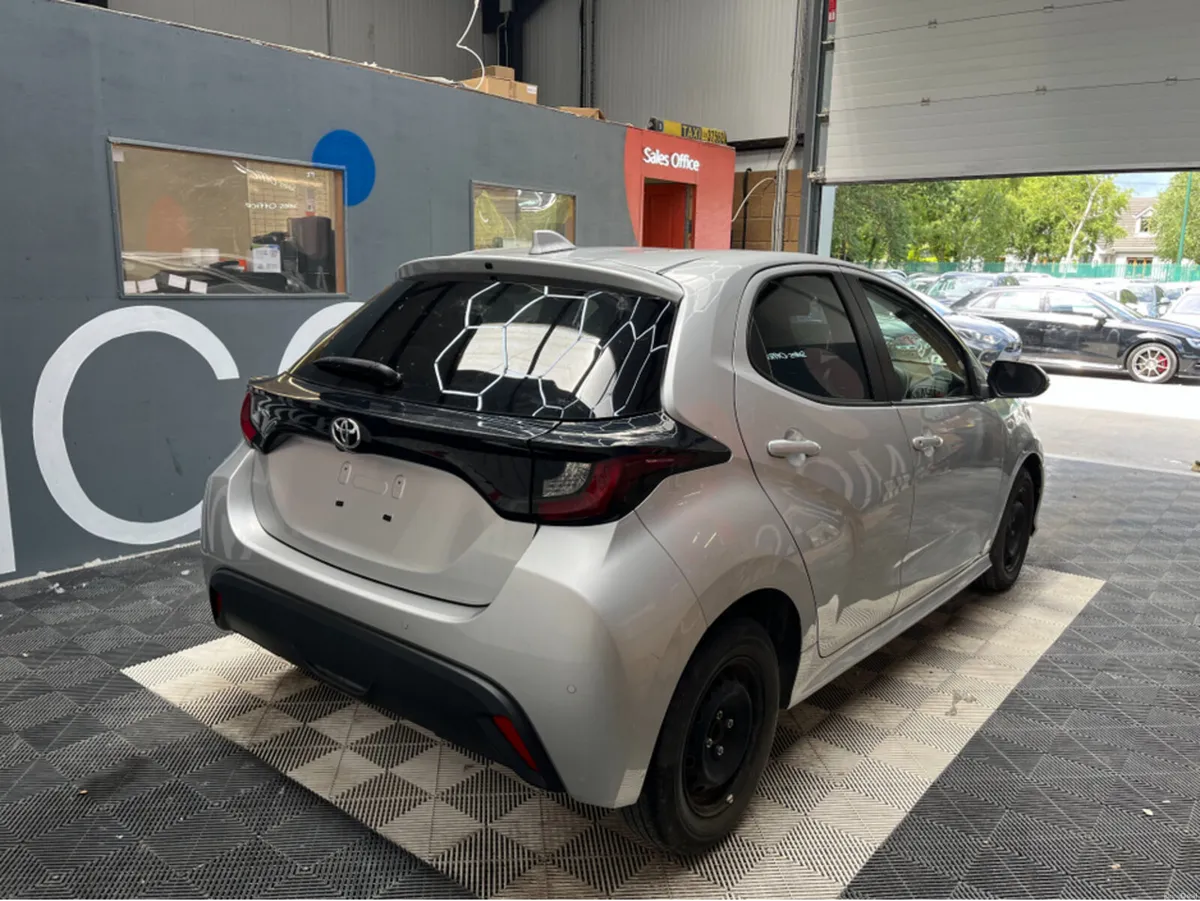 Toyota Yaris 2022 TOYOTA YARIS X 1.0 AUTOMATIC / R - Image 2
