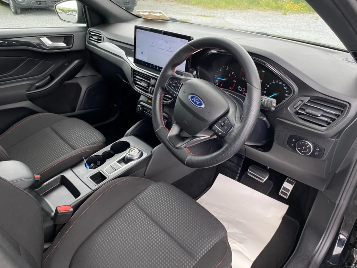 Ford Focus 1.5 TDCI ST Line Automatic..Parking Pac - Image 6
