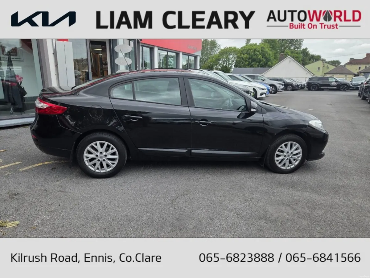 Renault Fluence 1.5 DYNAMIQUE DCI 95 2 4DR - Image 2