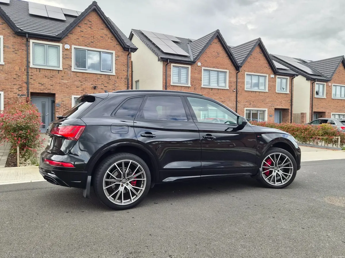 2022 Audi Q5 50 TFSIe S Line – Black Edition 1 - Image 3