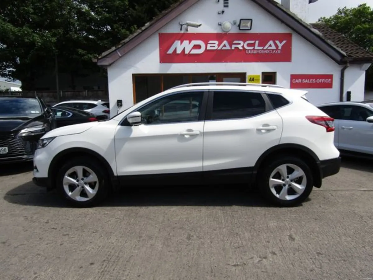 Nissan Qashqai 1.5 SV 18 4DR - Image 4