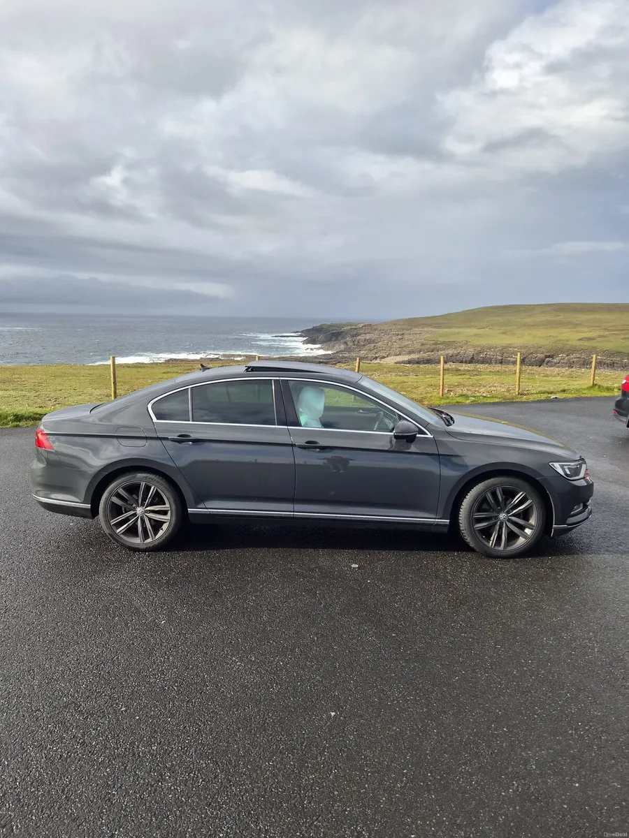2017 Volkswagen Passat gt, Panoramic Roof - Image 3