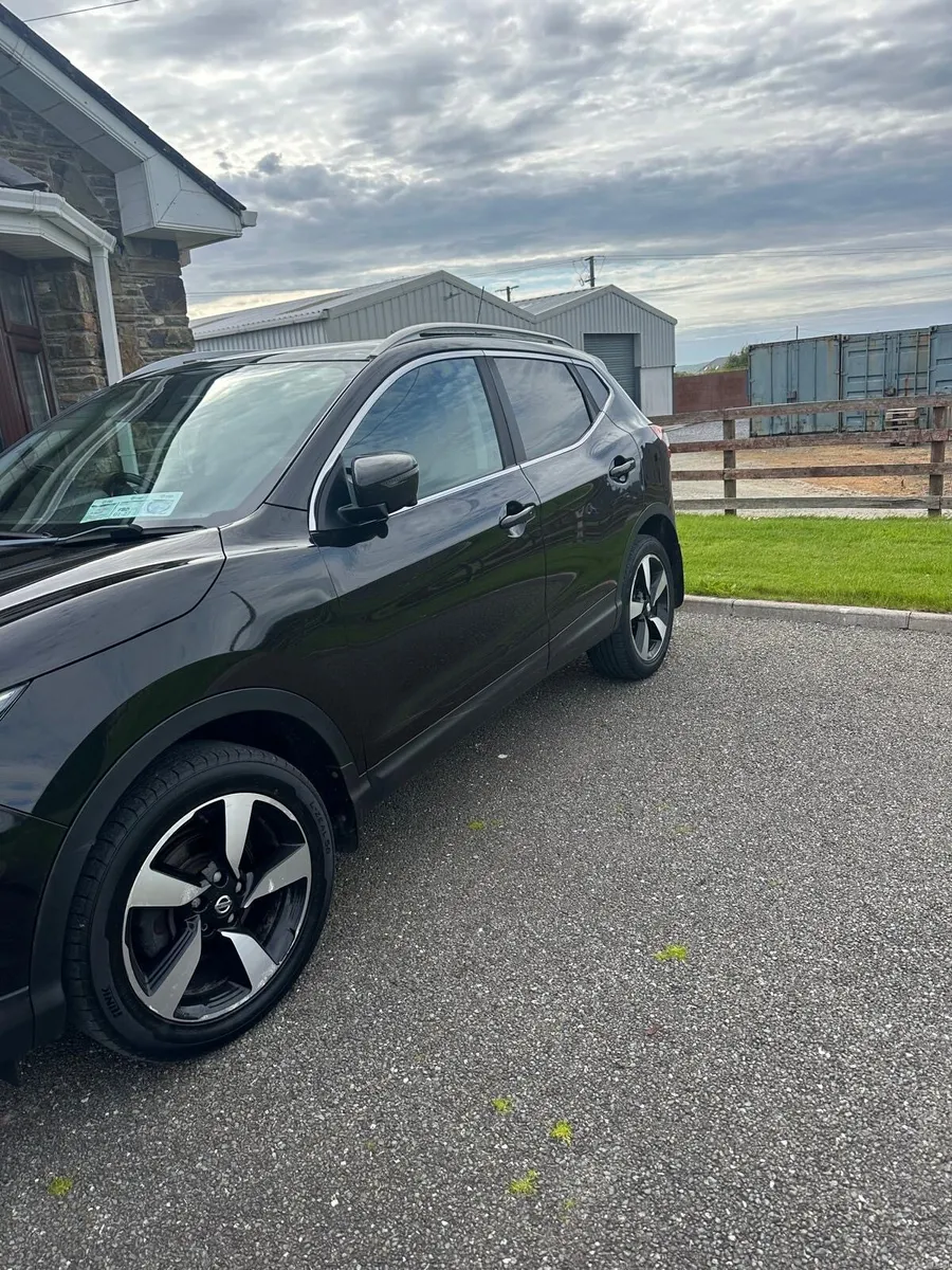 Nissan Qashqai SV 1.6 4WD Premium E6 - Image 2