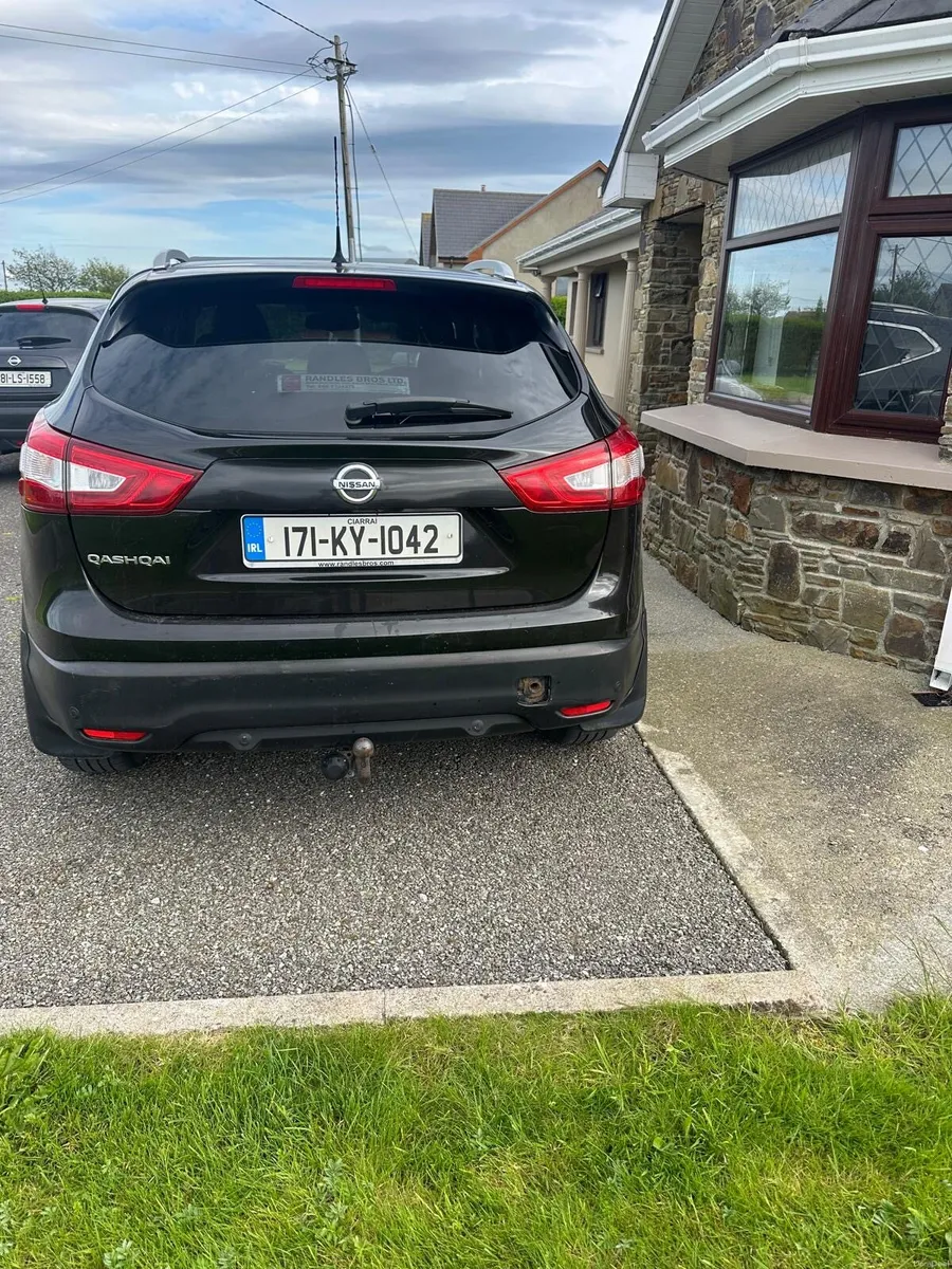 Nissan Qashqai SV 1.6 4WD Premium E6 - Image 3