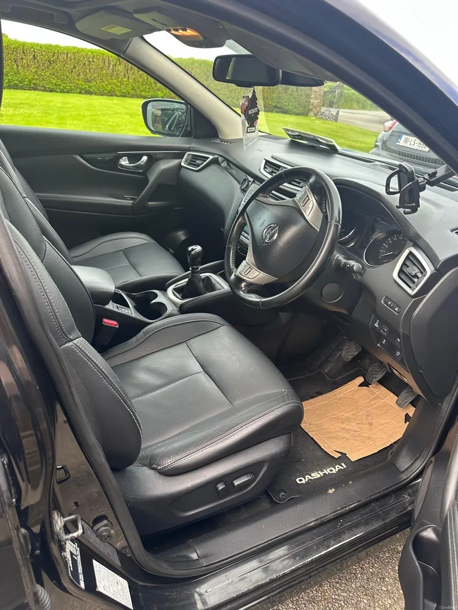 Nissan Qashqai SV 1.6 4WD Premium E6 - Image 5