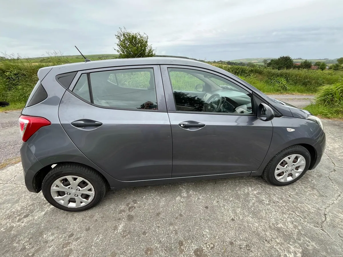 Hyundai i10 1.0l petrol, low miles - Image 1