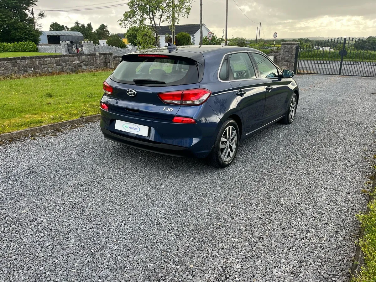 2018 Hyundai i30 1.0 petrol deluxe plus - Image 4