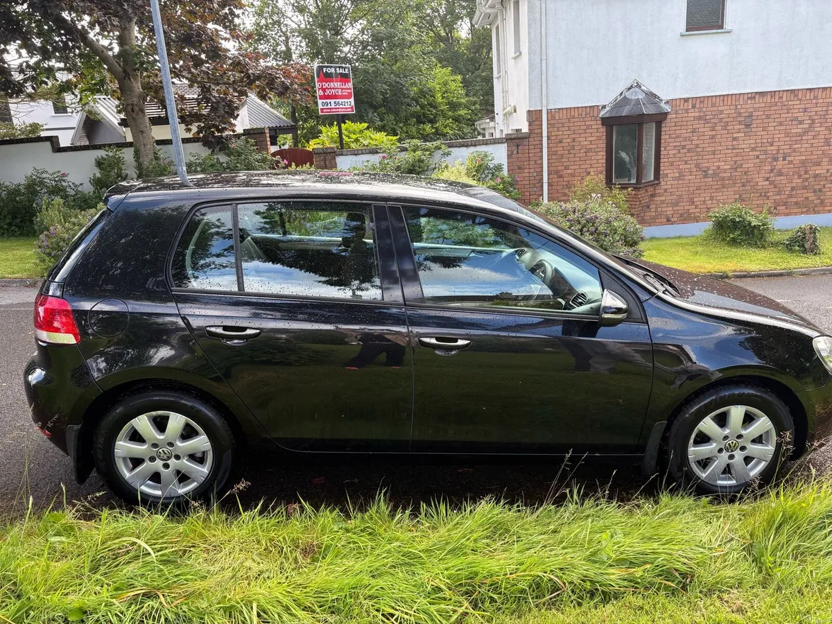 2010 Volkswagen Golf 1.6 TDI - Image 3