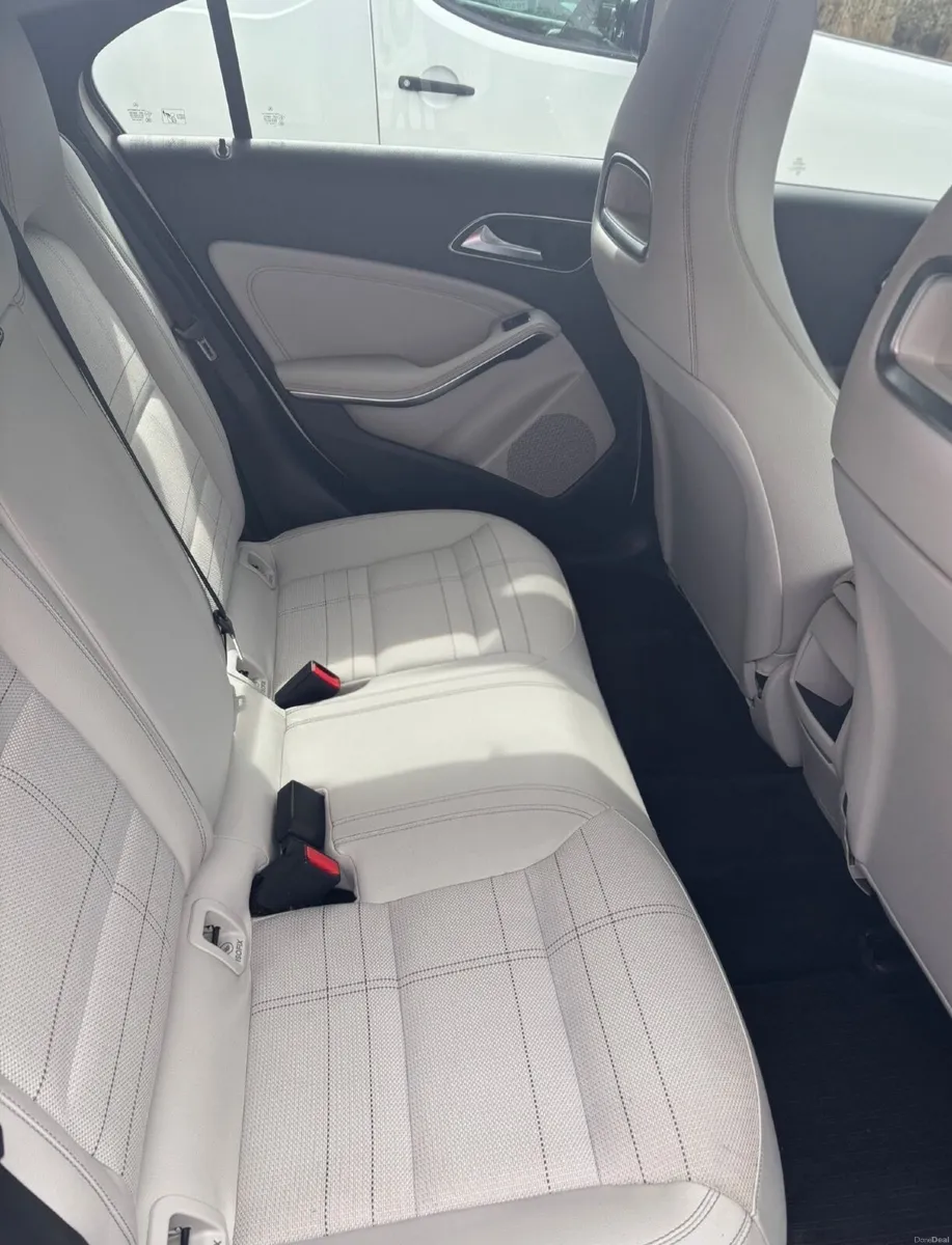 Mercedes-Benz A-Class 2015 - Image 3