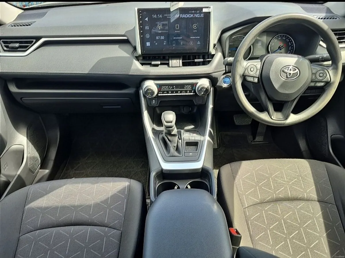Toyota RAV4 ** 2WD ** HYBRID ** AUTO ** HUGE SPEC - Image 2