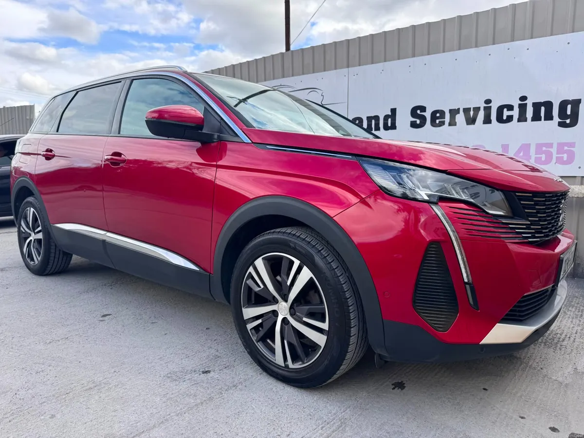 212 Peugeot 5008 1.5HDi 130bhp Allure Auto - Image 1