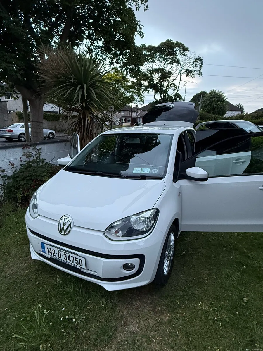 Volkswagen up - Image 1