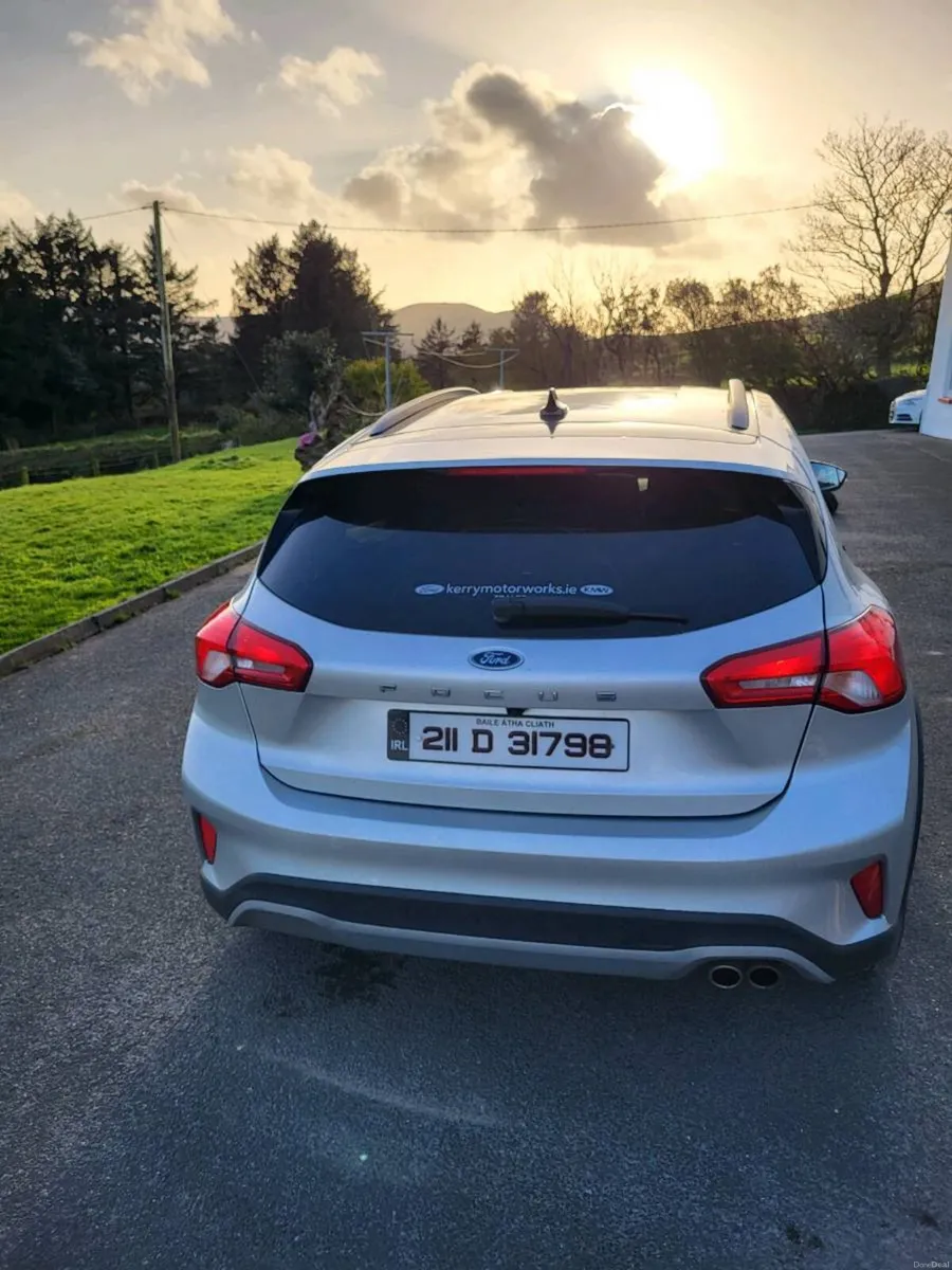 Car - Image 2