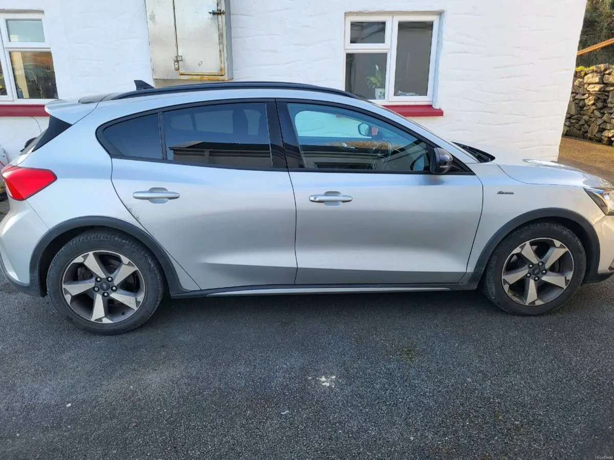 Car - Image 4