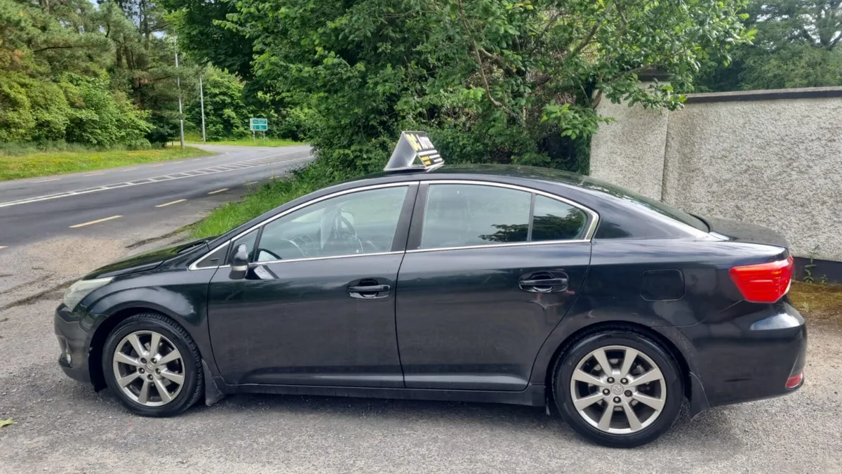 Toyota Avensis 2013 - Image 3