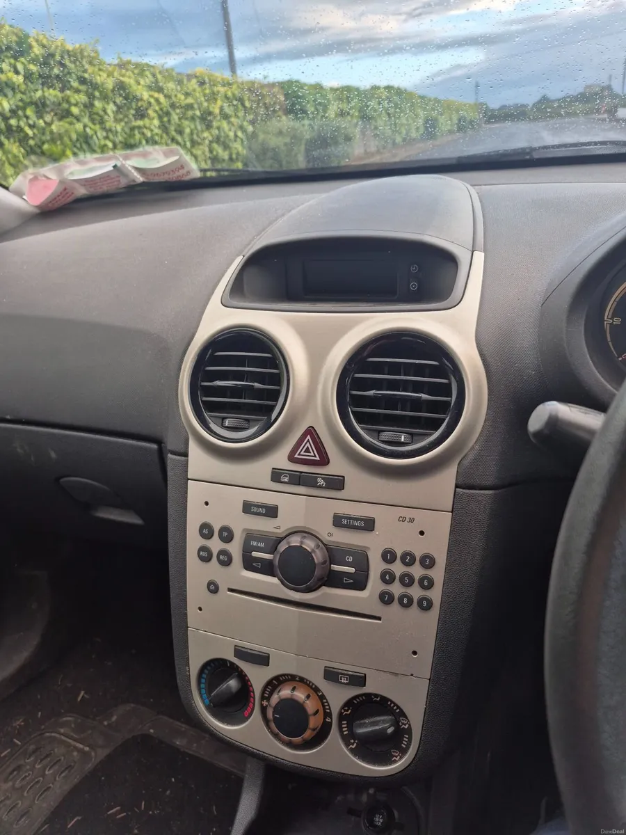 Vauxhall Corsa 2010 - Image 3