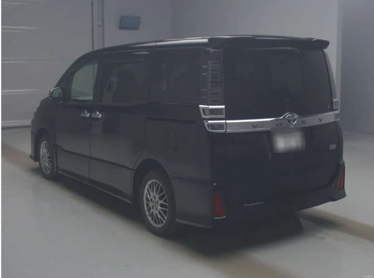 2021 Toyota Voxy 1.8 ATUO HV ZS KIRAMEKI TOP SPEC - Image 3