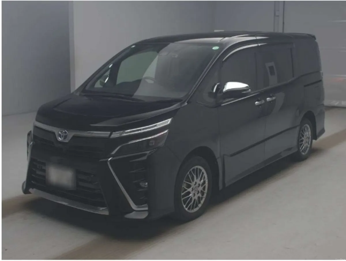 2021 Toyota Voxy 1.8 ATUO HV ZS KIRAMEKI TOP SPEC - Image 2