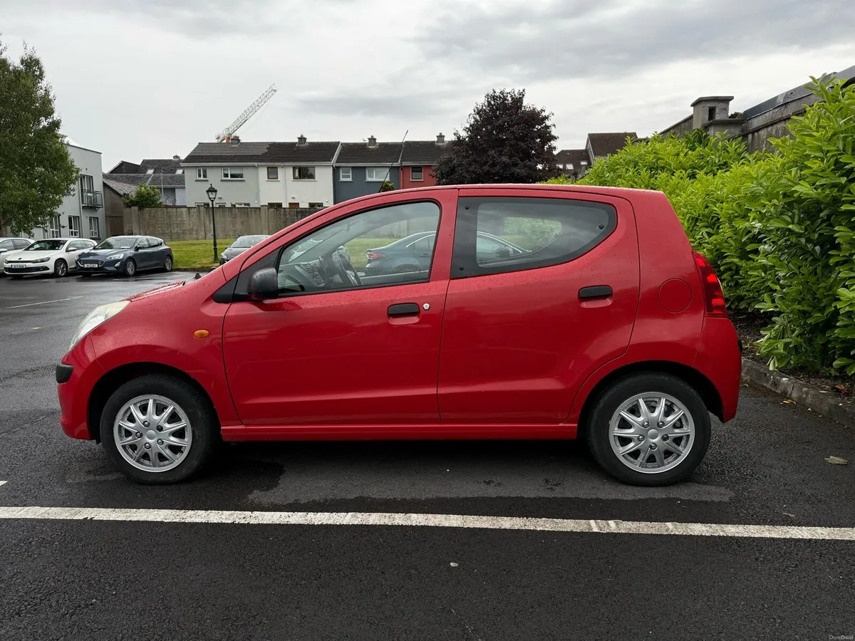 Nissan Pixo 2011 - Image 2