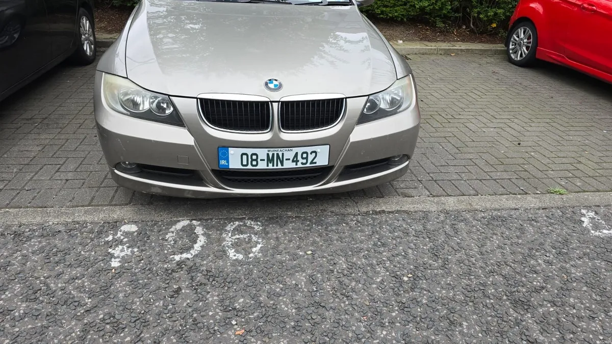 BMW 318 2008 - Image 4