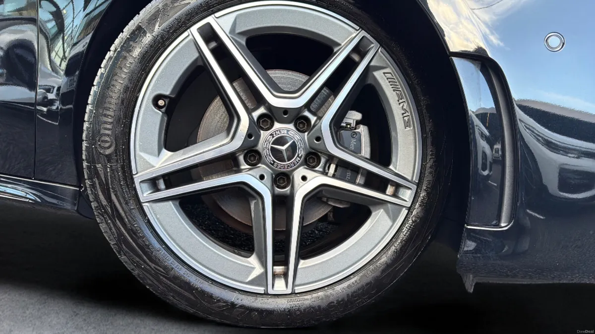 2021 Mercedes-Benz A200d *AMG PREMIUM* LOW KM - Image 6