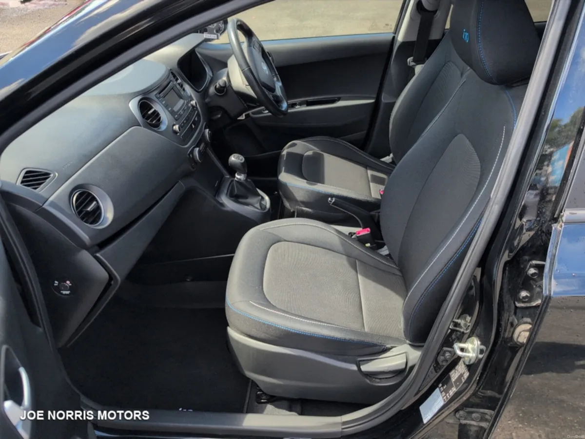 Hyundai i10 PREMIUM GO 4DR - Image 4
