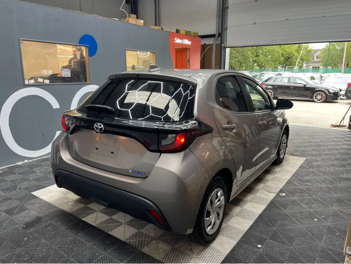Toyota Yaris 2021 TOYOTA YARIS X 1.0 AUTOMATIC / R - Image 2