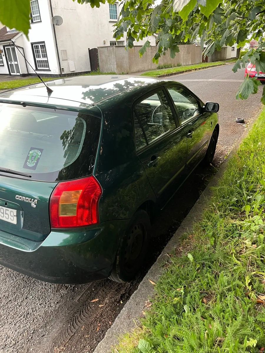Toyota Corolla 1.4 Hatchback 2002 - Image 2