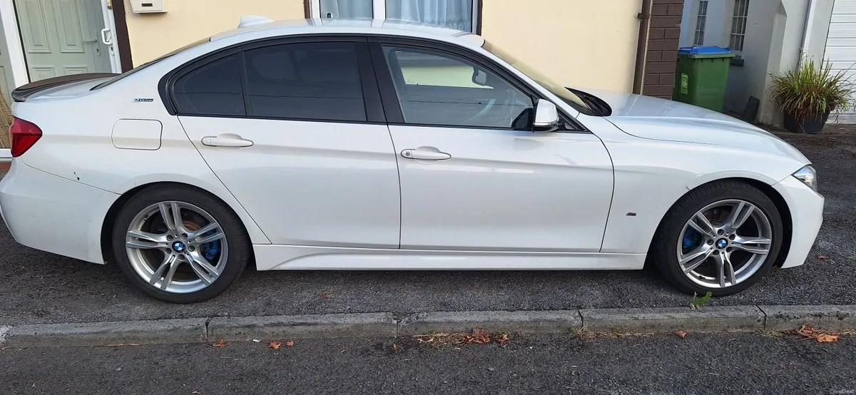 BMW 3-Series 2017 - Image 4