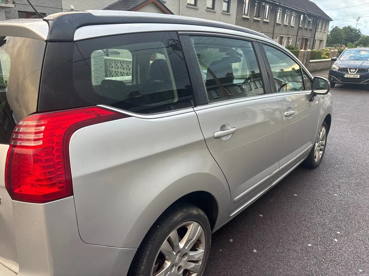 Peugeot 5008 - Image 2