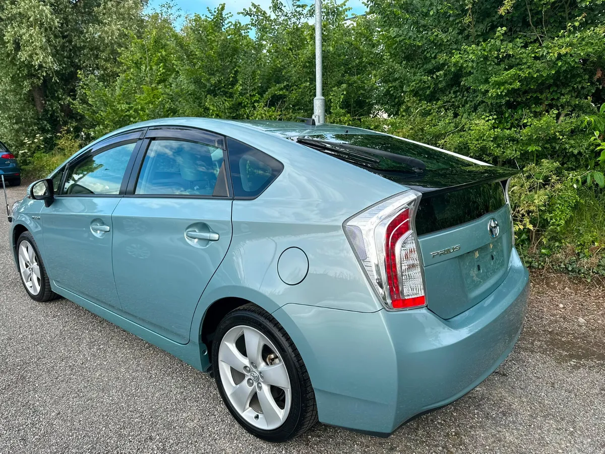 Toyota Prius G-Model low milage!!! - Image 3