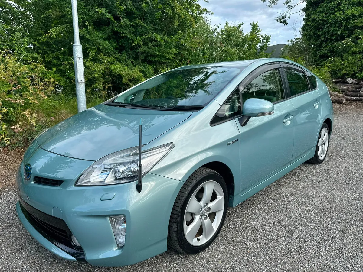 Toyota Prius G-Model low milage!!! - Image 2