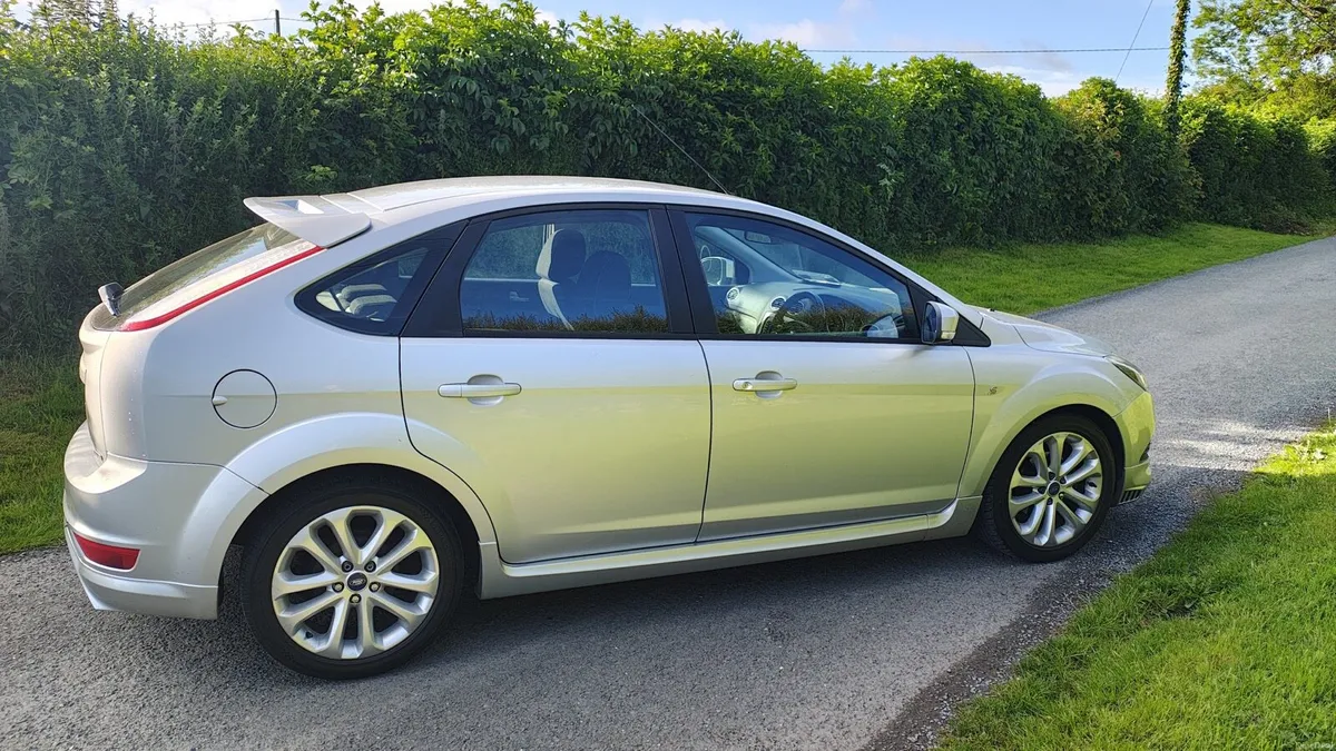 Ford Focus NEW NCT 05/27 - Image 4