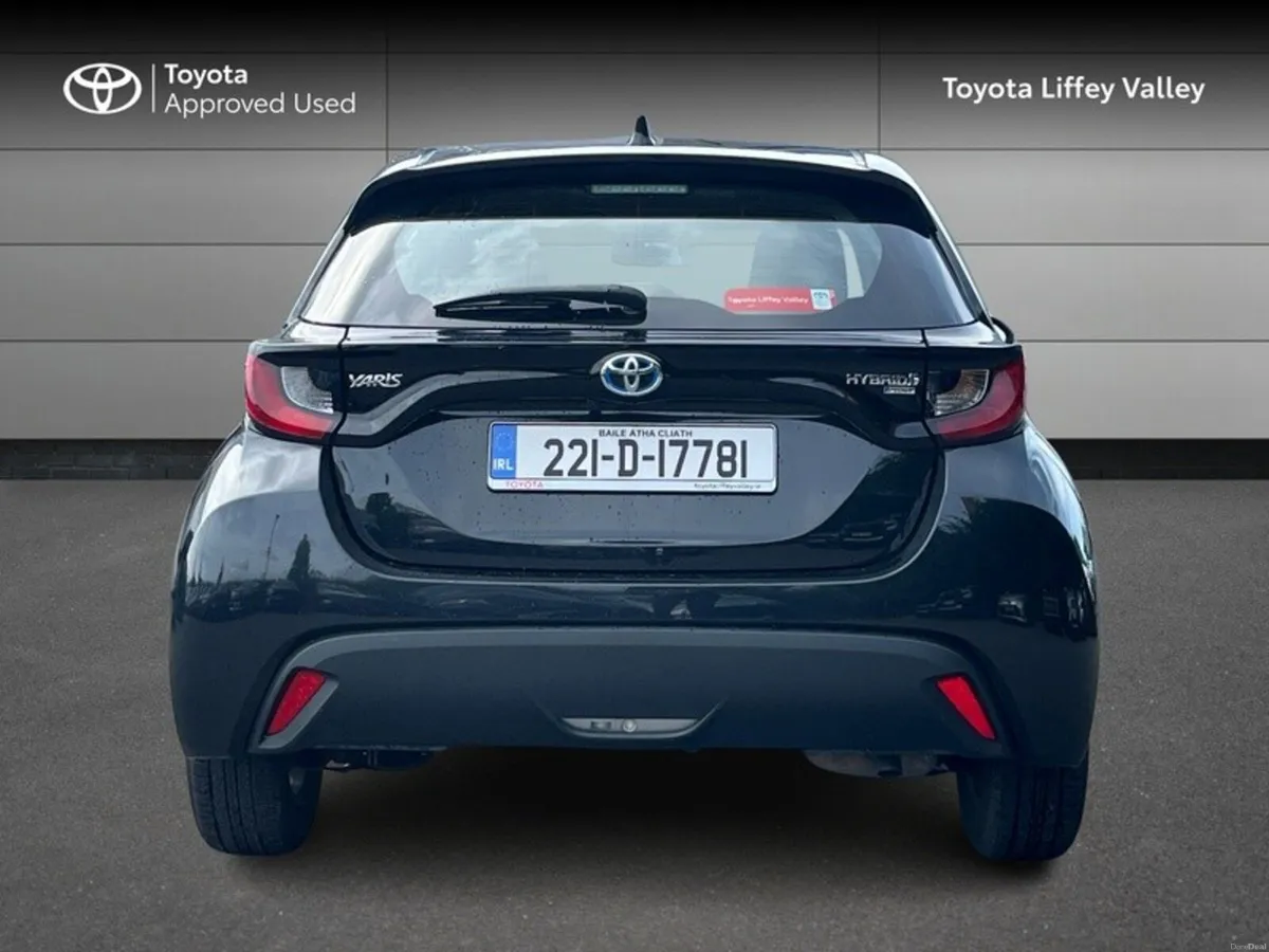 Toyota Yaris YARIS HYBRID LUNA - Image 4