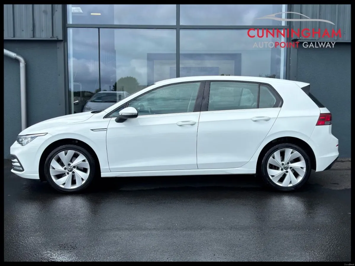 Volkswagen Golf 1.5 TSI DSG Style (with Sport Pack - Image 3
