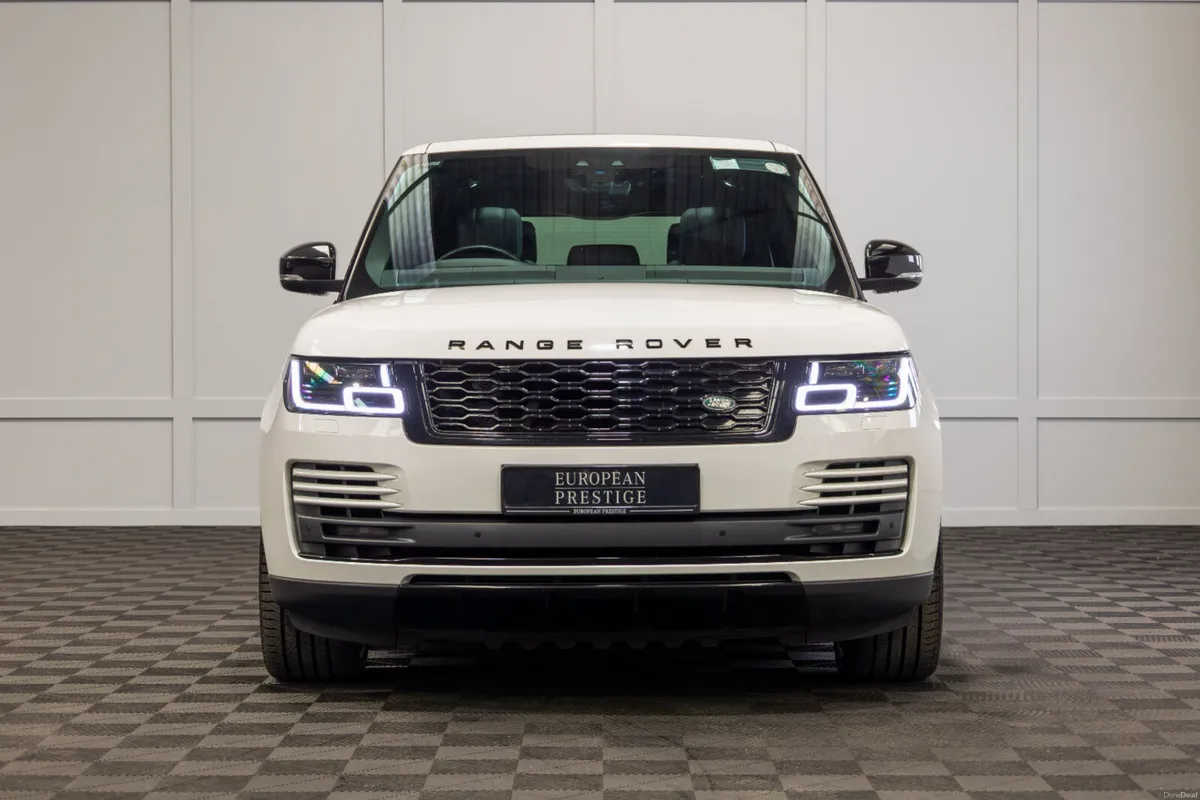182 Range Rover Vogue P400e - Image 2