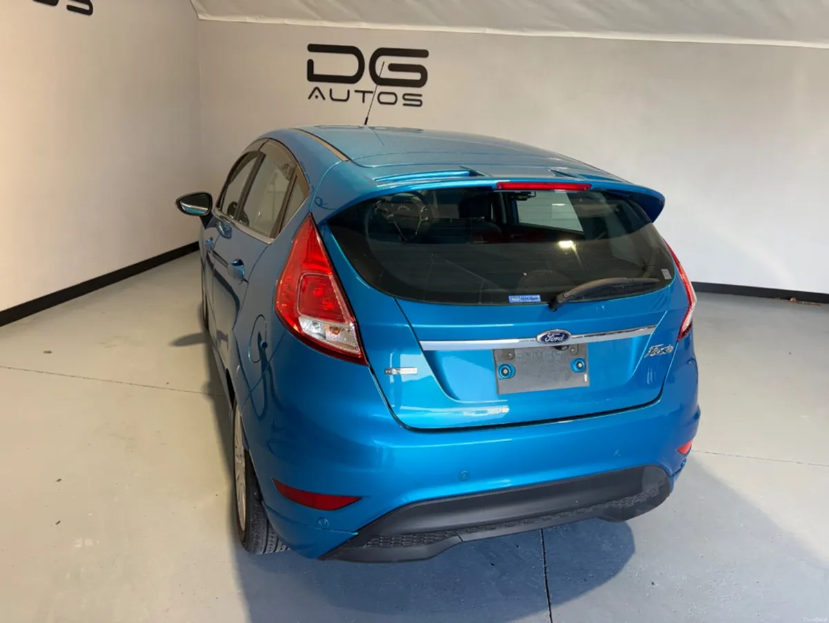 Ford Fiesta 1.0L Auto - Lovely Colour- mint condit - Image 4