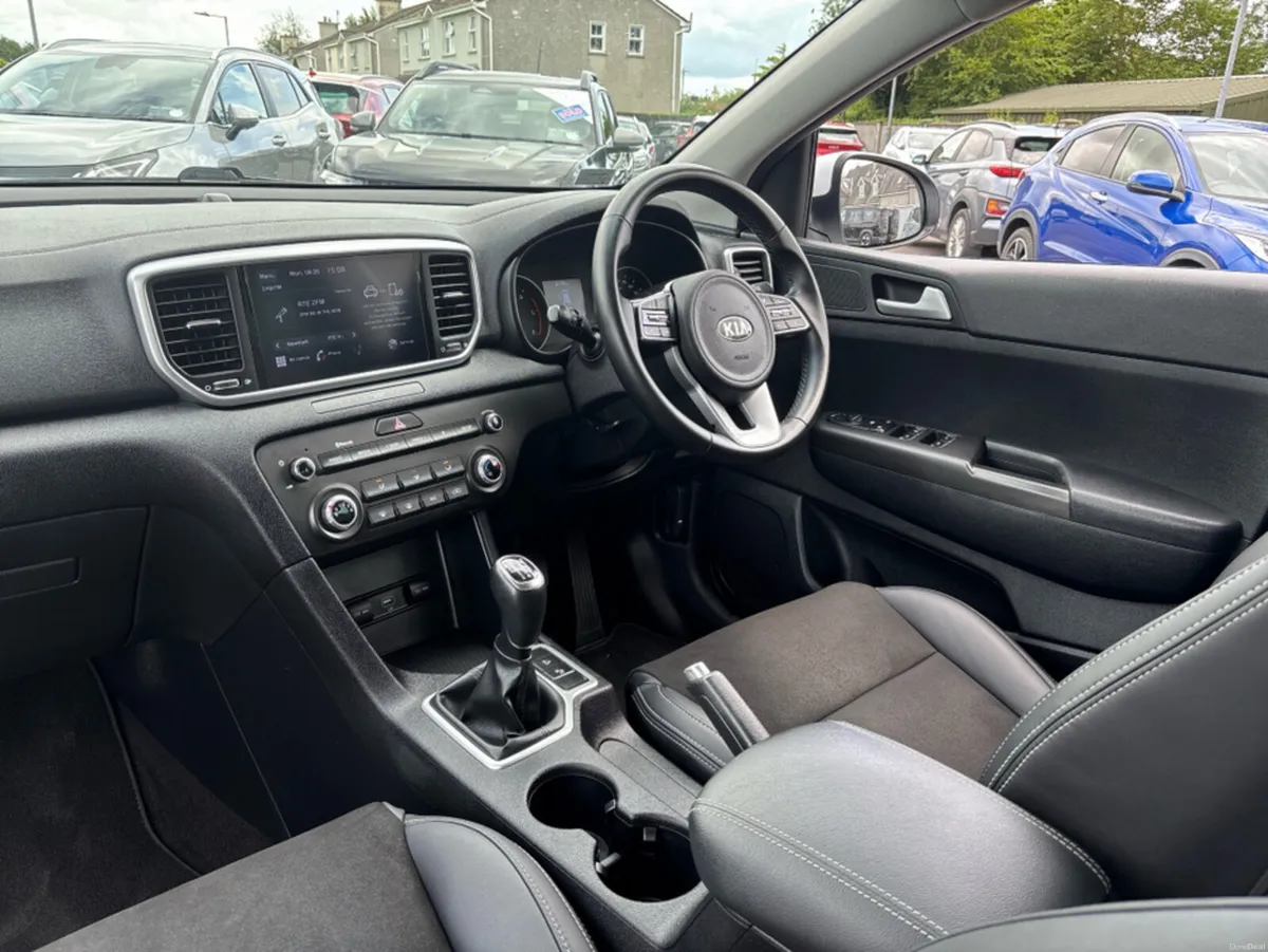 Kia Sportage K2 MHEV HP 5 5DR ROSE EDITION - Image 4
