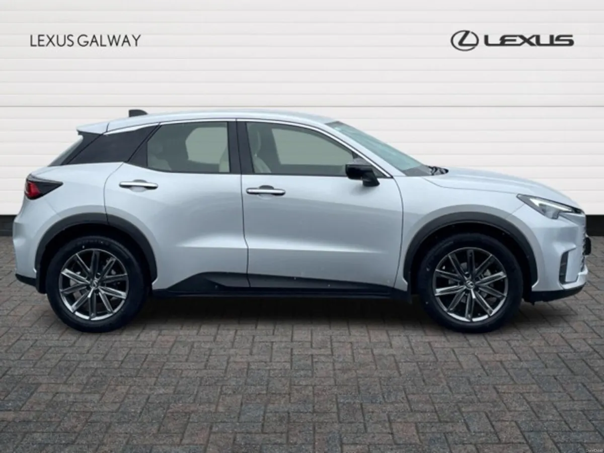 Lexus LBX 1.5h ELEGANT Hybrid SUV // Heated Mirror - Image 3
