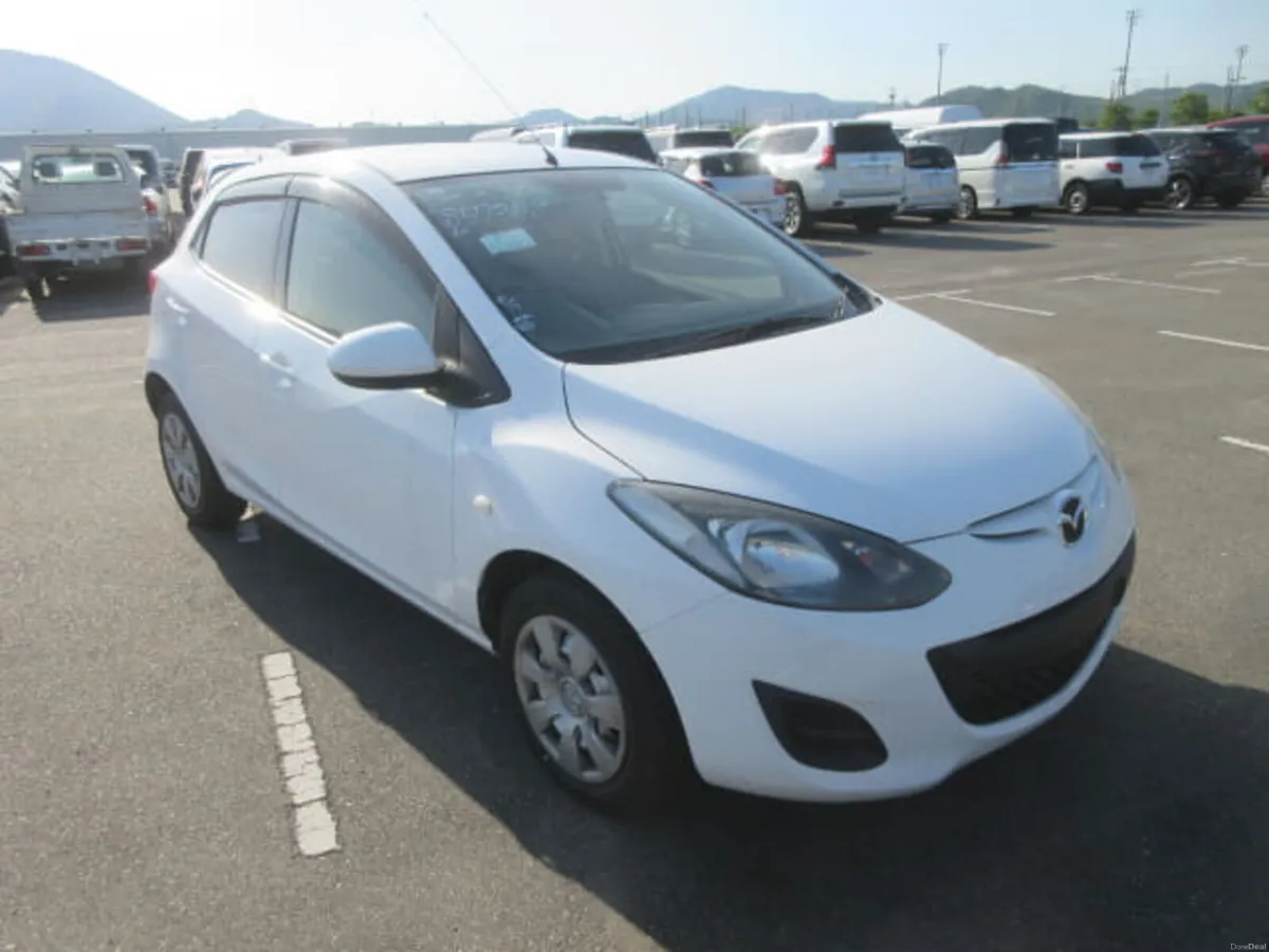Mazda demio auto .1,3 2013 - Image 1
